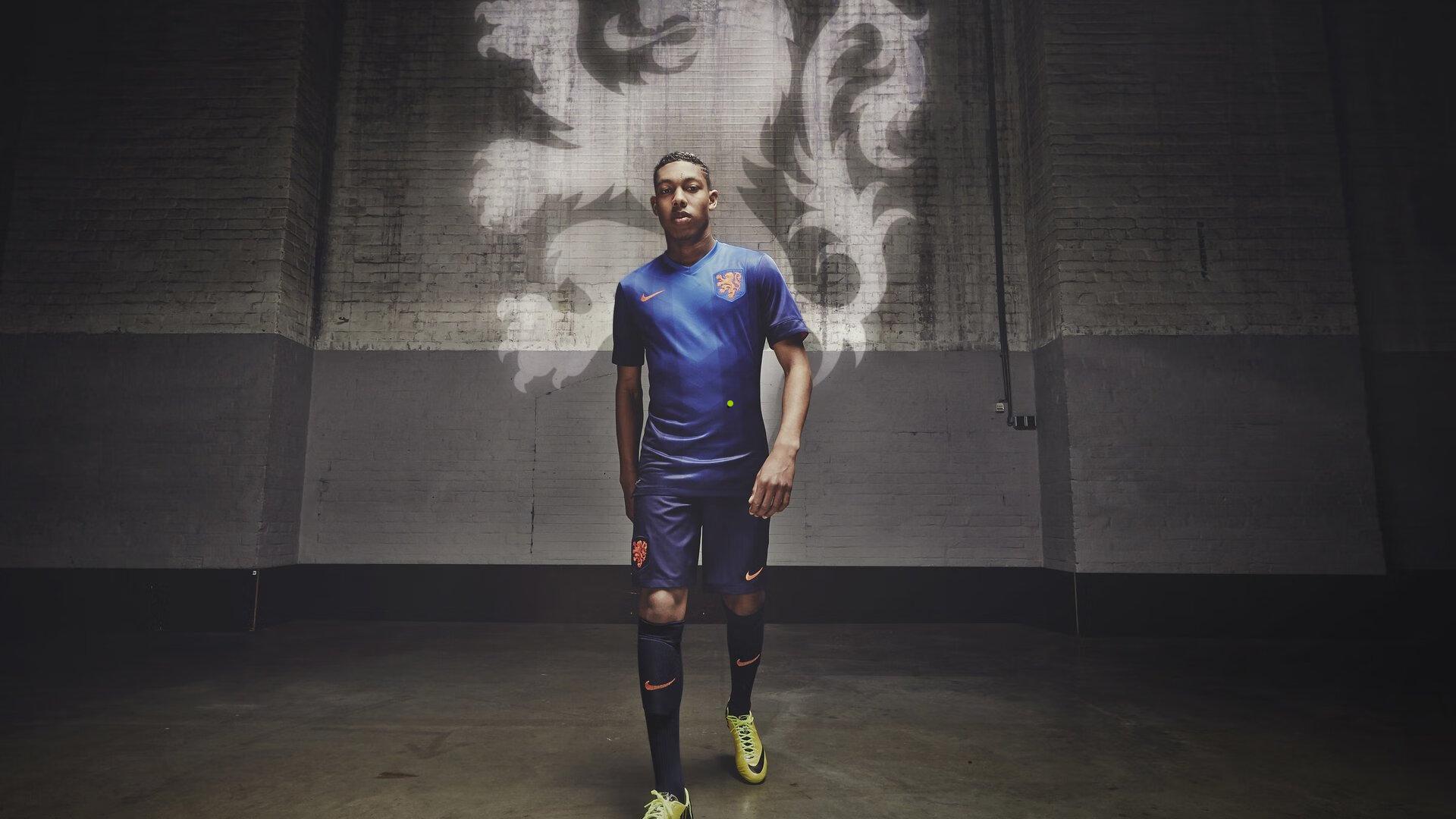 武汉长江对阵广州队，三外援最强阵引爆绿茵激战